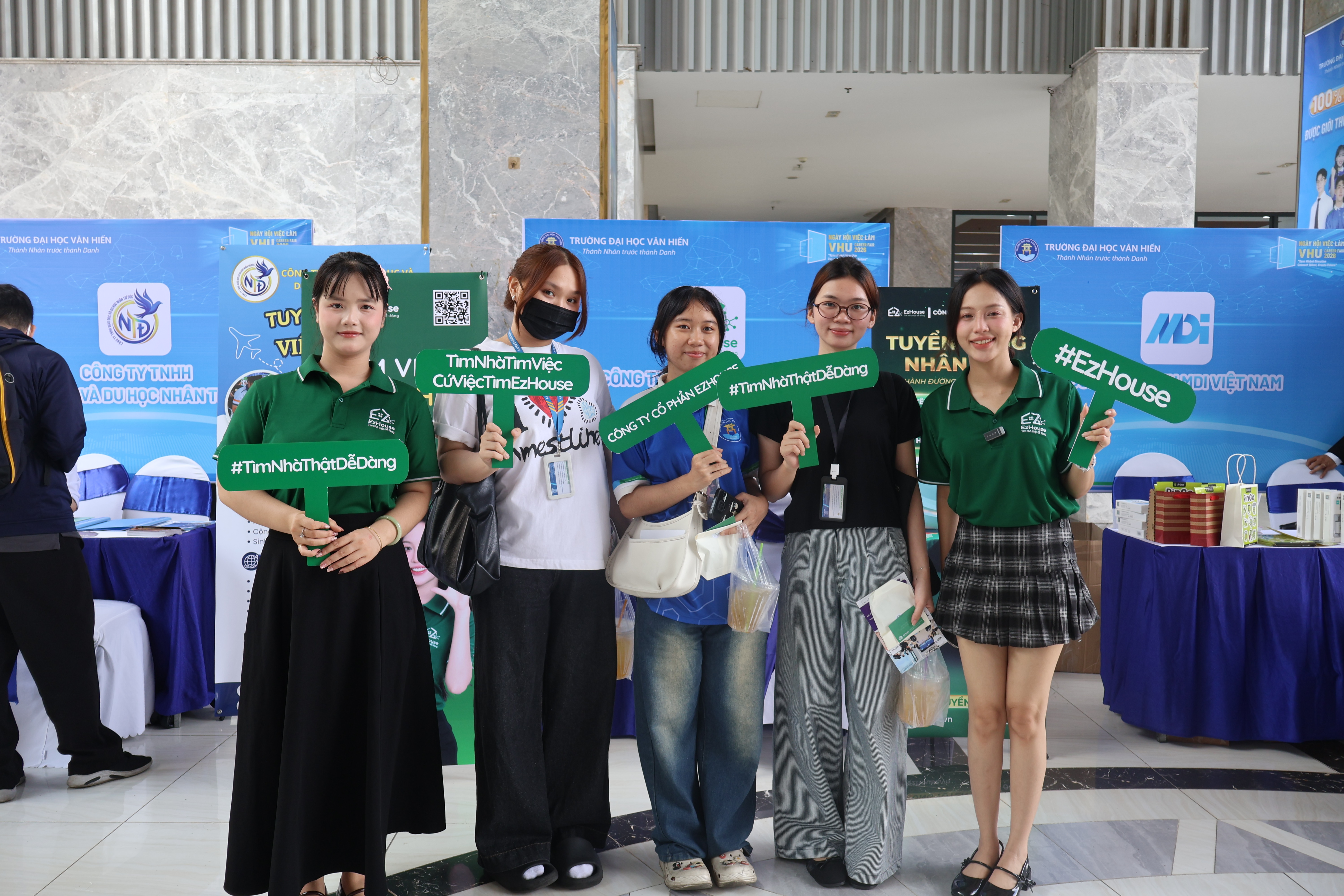 Ez House Đồng Hành Cùng Ngày Hội Việc Làm Đại học Văn Hiến 2026