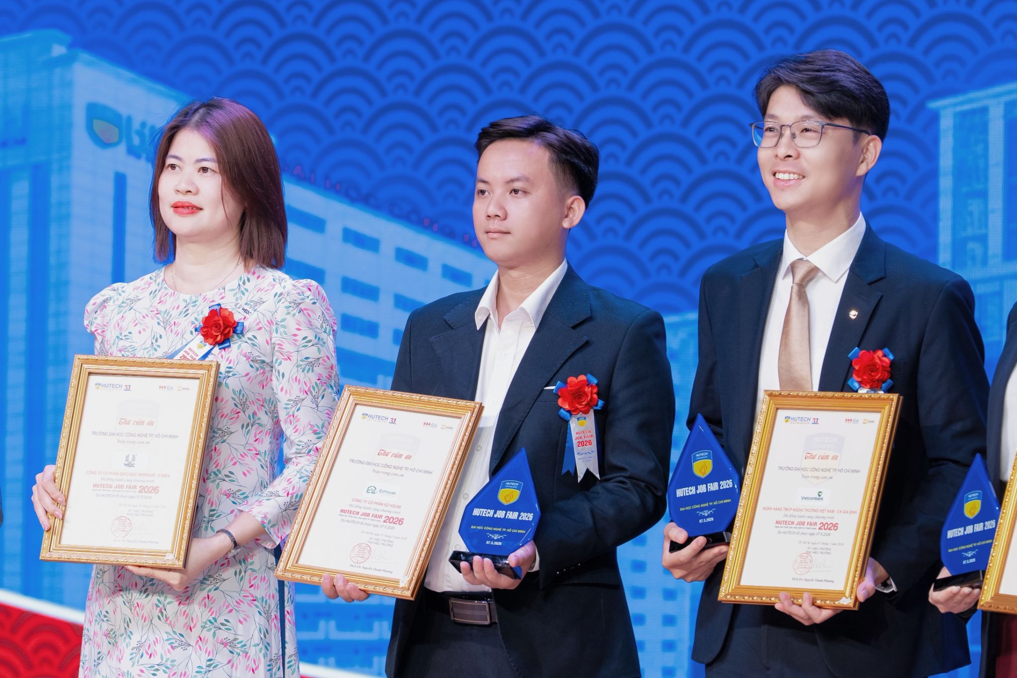 EZ HOUSE KẾT NỐI HÀNG TRĂM SINH VIÊN TẠI HUTECH JOB FAIR 2026