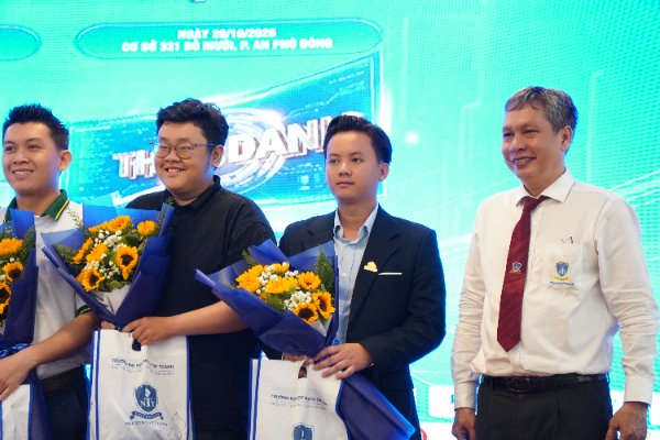 NGÀY HỘI TUYỂN DỤNG NTTU 2026: EZ HOUSE TĂNG CƯỜNG KẾT NỐI VỚI NGUỒN NHÂN LỰC TRẺ