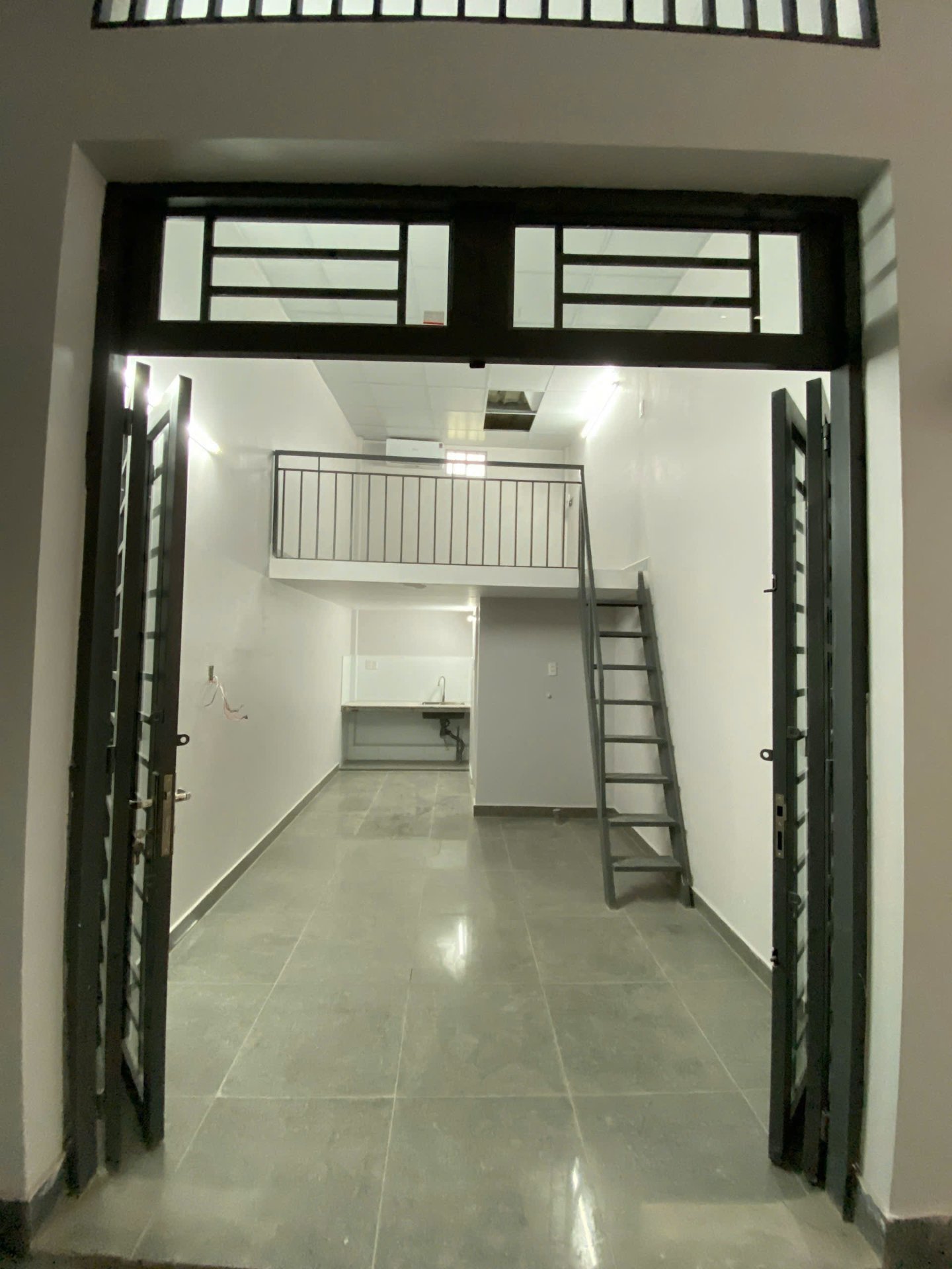 Phòng 02 - 8