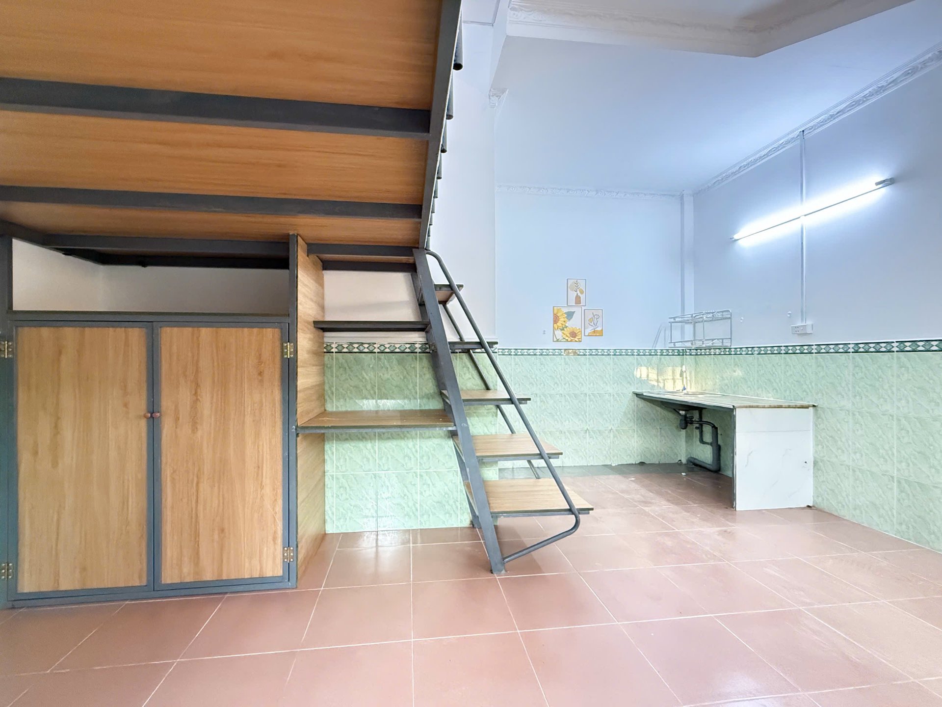 Phòng F02 - 8