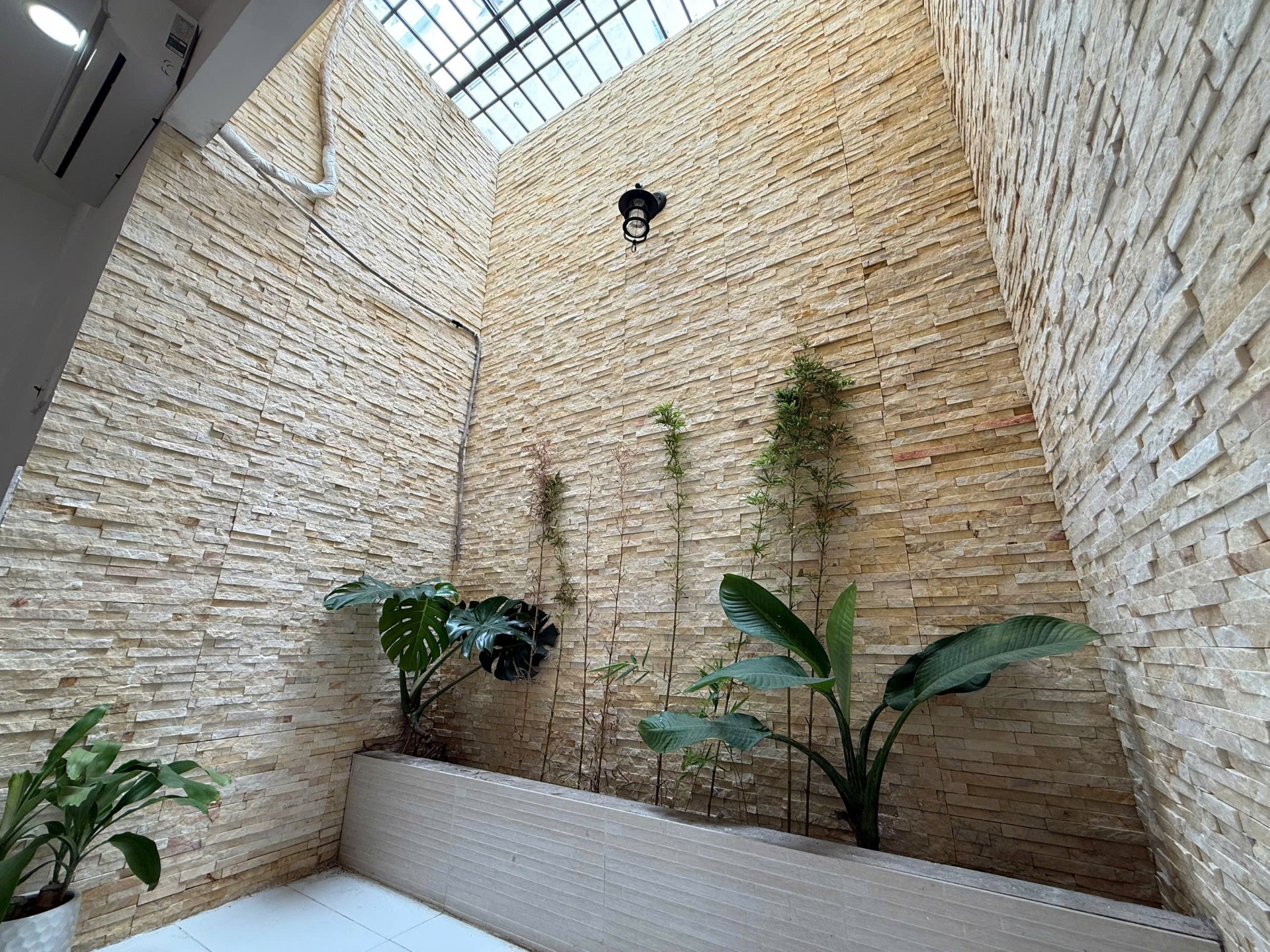 Phòng B1 - 9