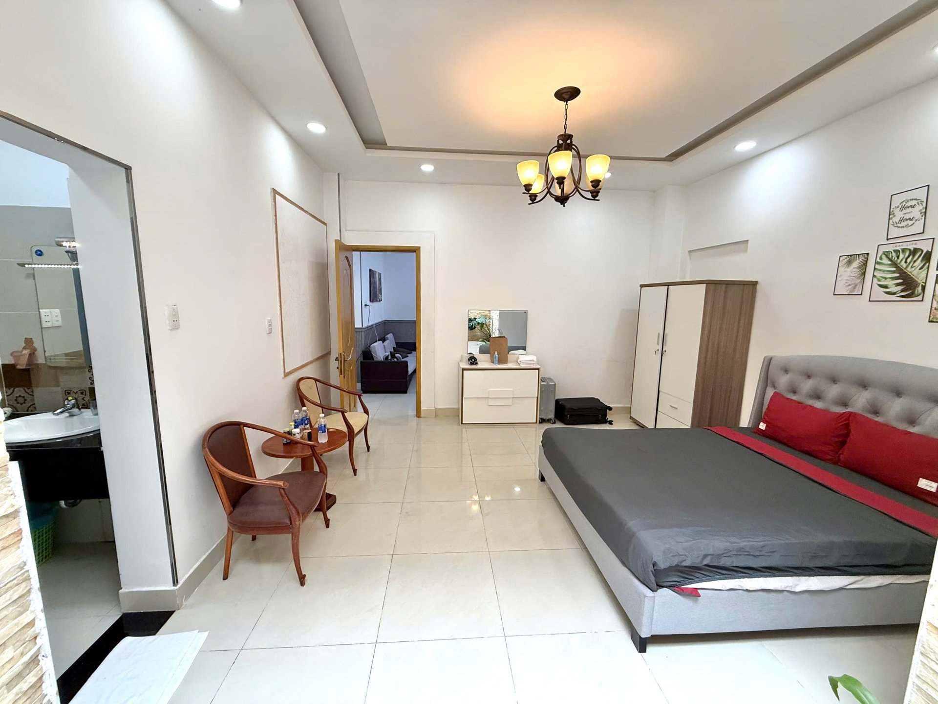 Phòng B1 - 8
